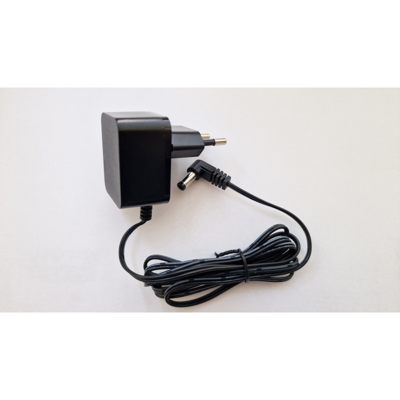 AC/DC Spínaný adaptér 7.5 V / 500 mA